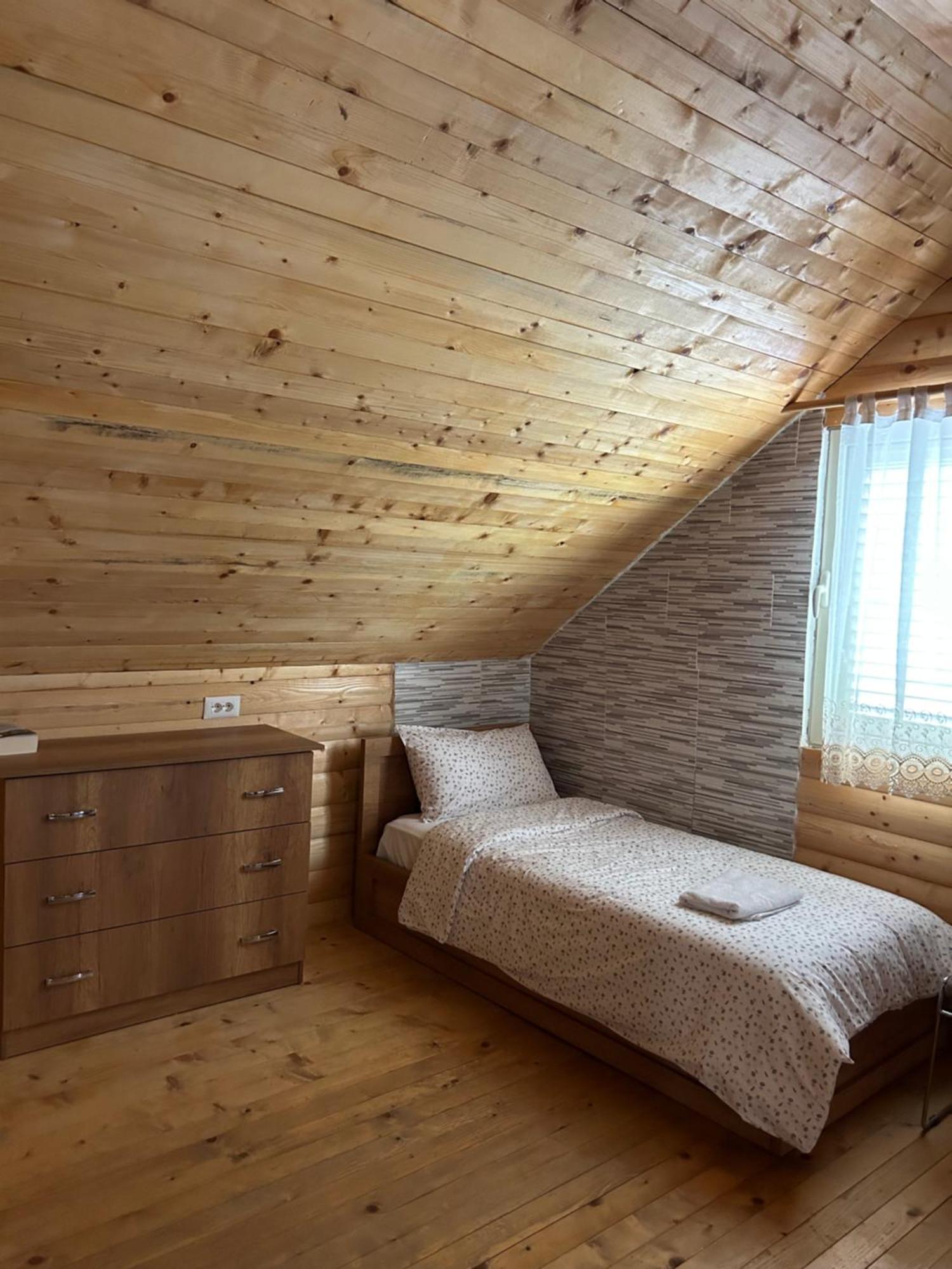 Vita Guesthouse Bajram Curri Экстерьер фото