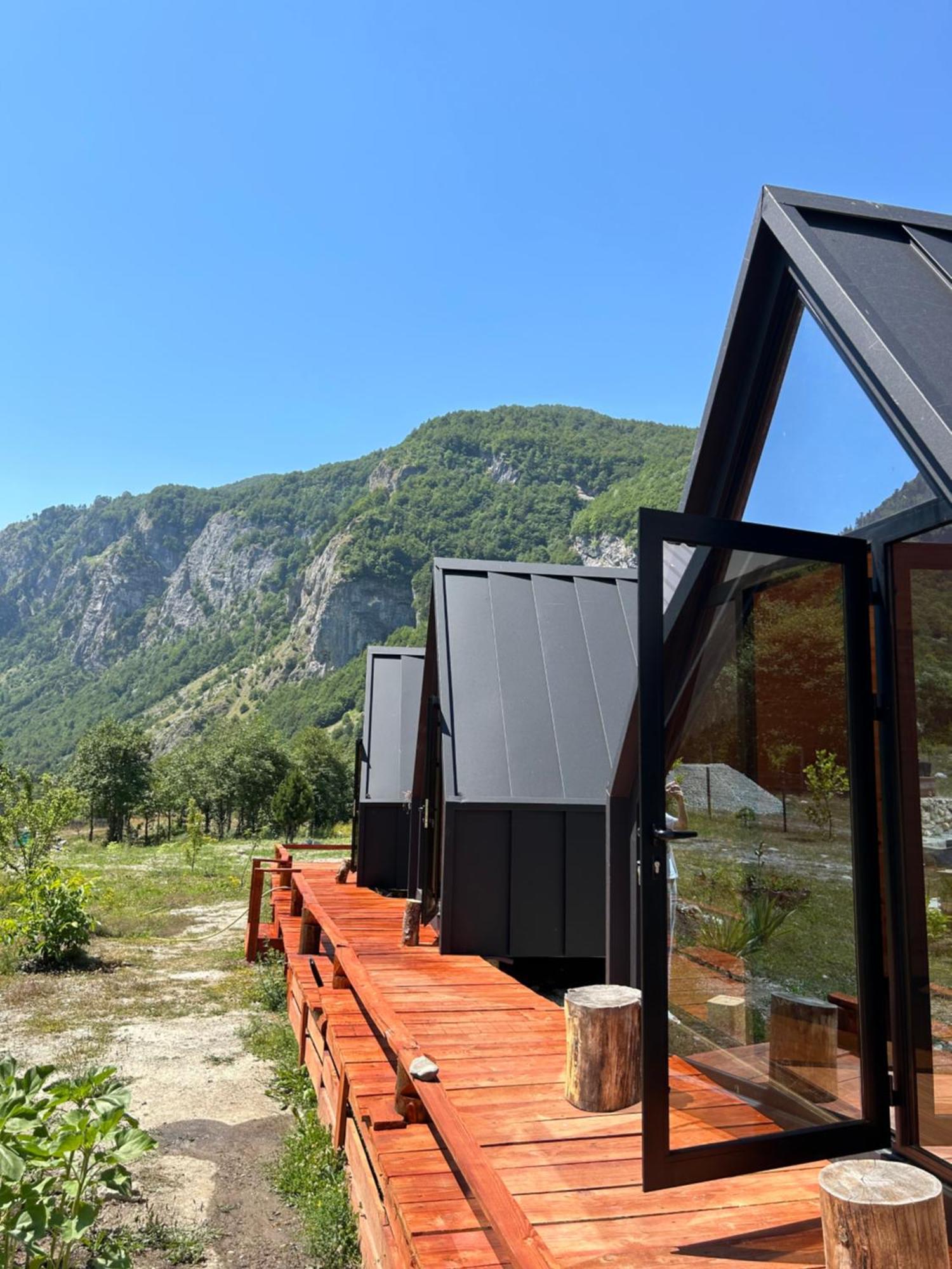 Vita Guesthouse Bajram Curri Экстерьер фото